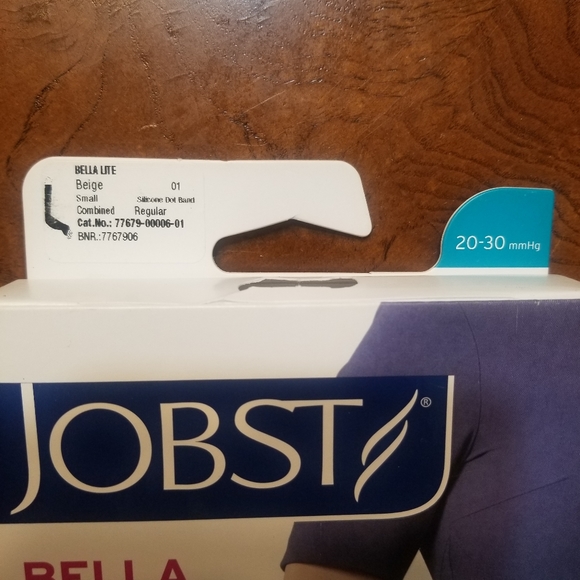 Jobst Bella Lite medical compression garment - Picture 4 of 7